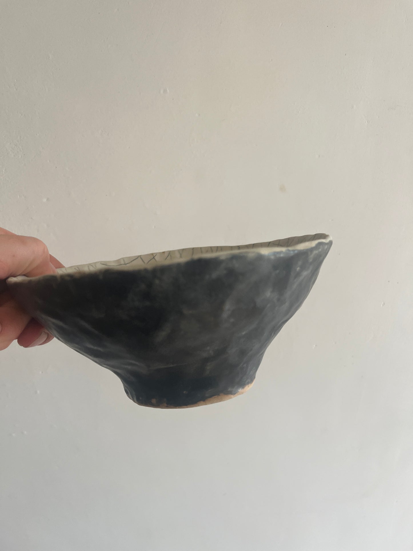 Black grid bowl
