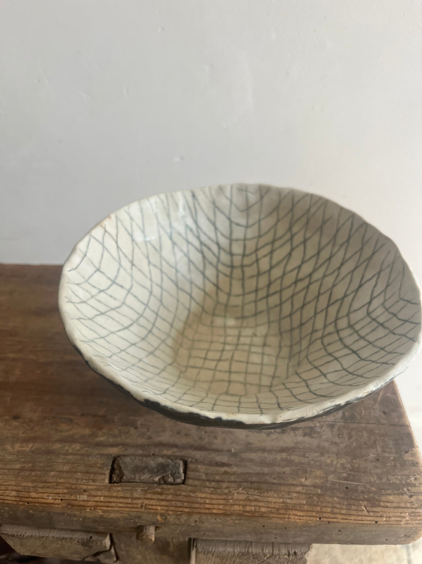 Black grid bowl