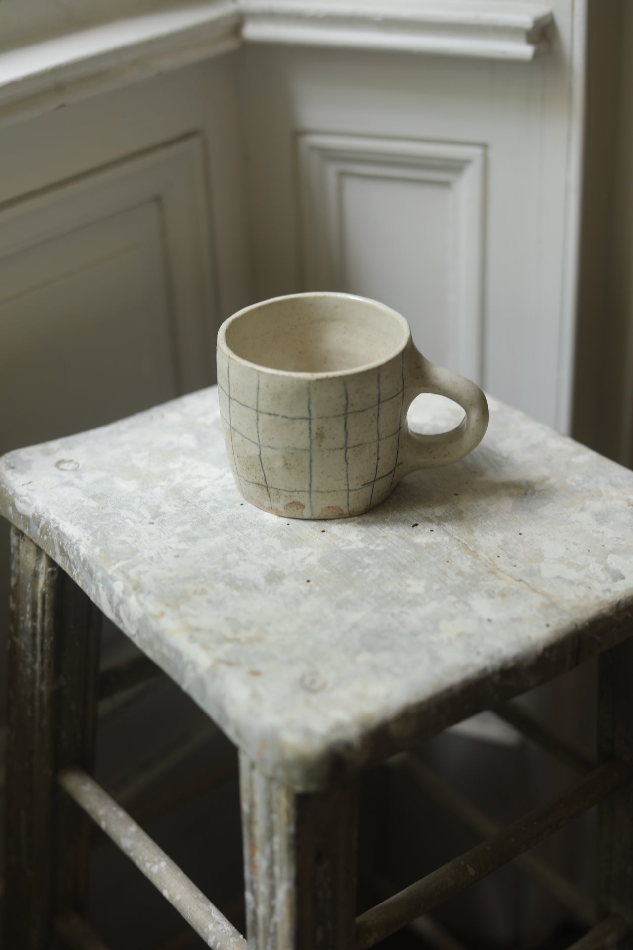 Black Grid Cup